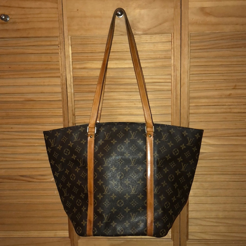 Louis Vuitton Sac Shopping Tote